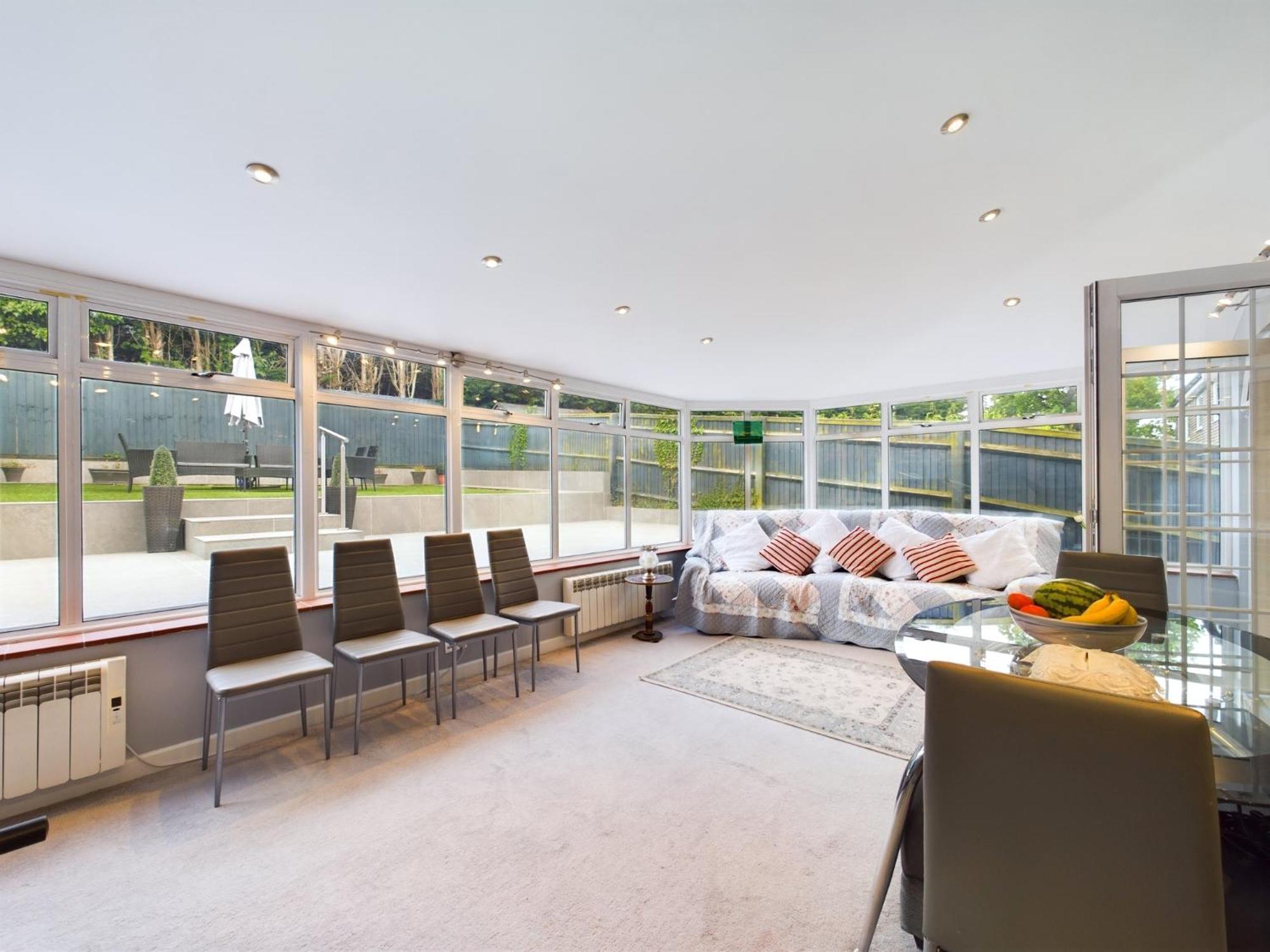 Marlows Diamond 4 Bedroom Home Марлоу Екстериор снимка