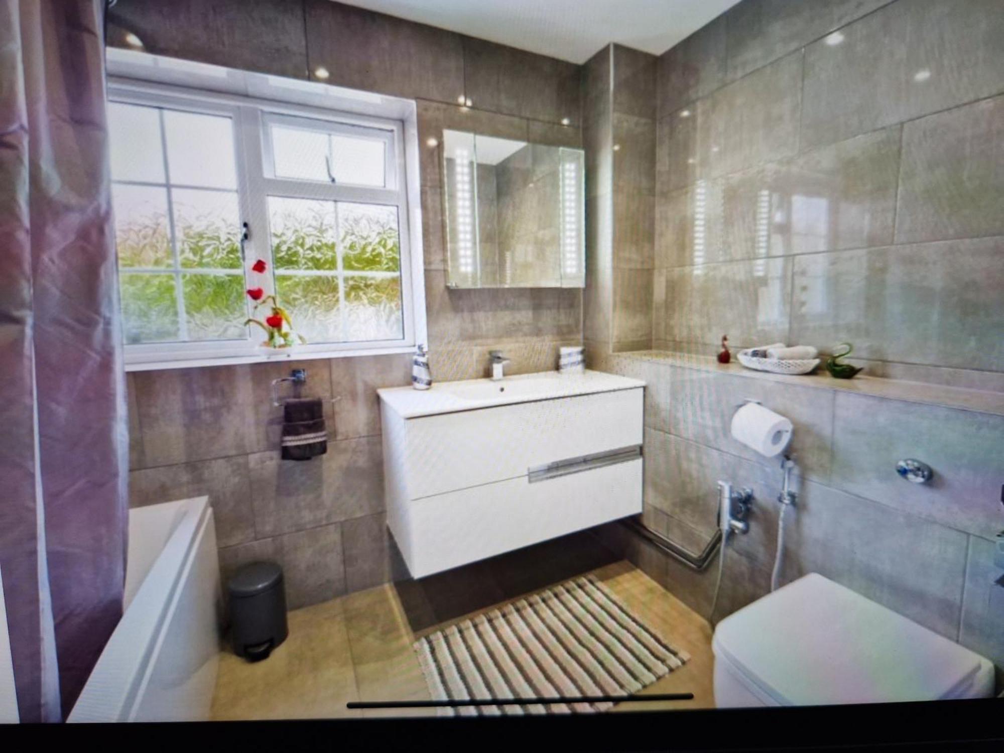 Marlows Diamond 4 Bedroom Home Марлоу Екстериор снимка