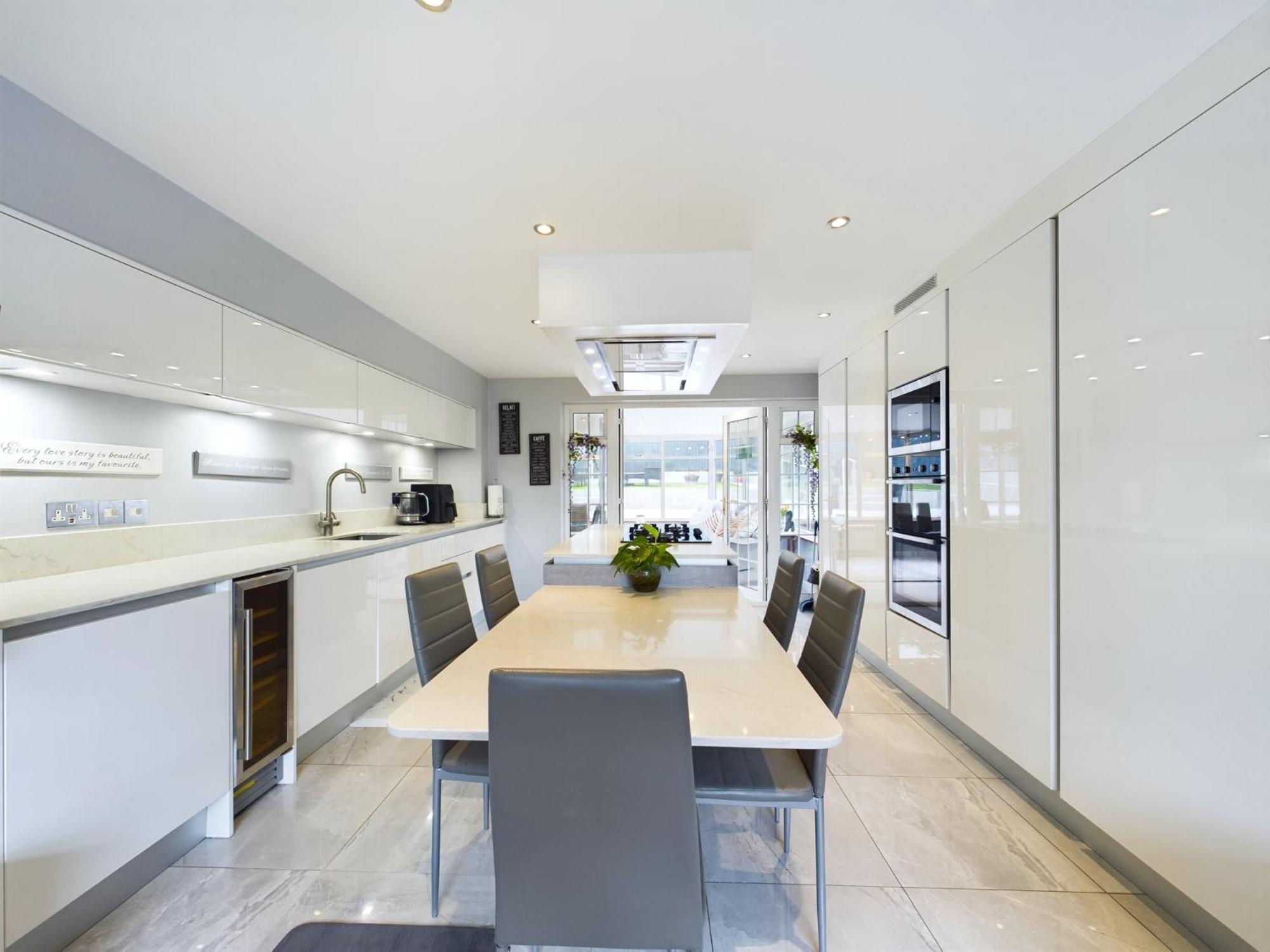 Marlows Diamond 4 Bedroom Home Марлоу Екстериор снимка